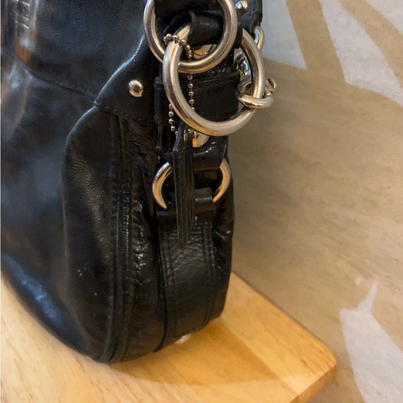 Coach Vintage Zoe
Hobo Shoulder Black Crinkle Leather Crossbody Bag - Picture 2 of 16